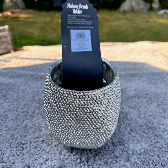 Skull Silver Textured Metallic Makeup Brush Pencil Holder Halloween Spooky Eyes - Picture 9 of 16